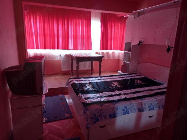 Apartament cu 3 camere decomandat în Rogerius