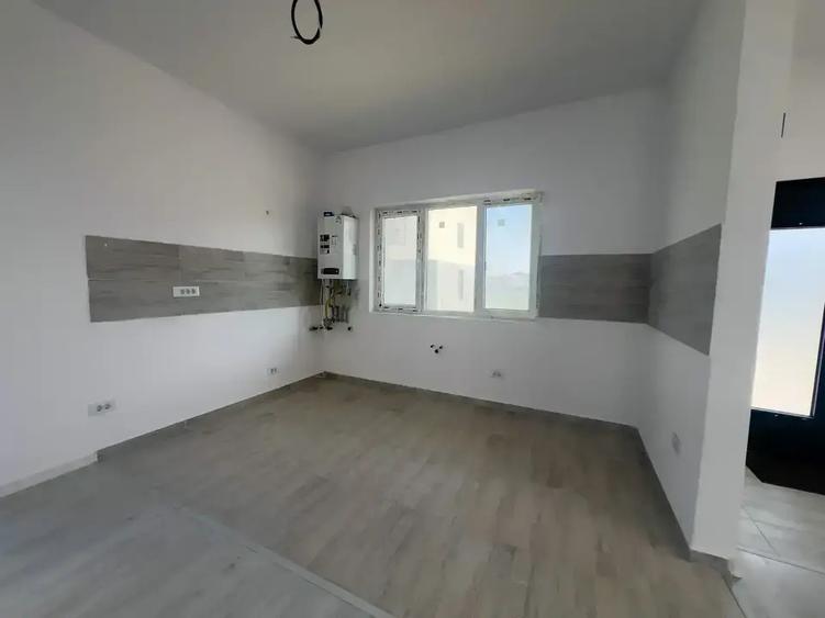 Vila 4 CamereAlipita P+1 | De Vanzare |  Complex Rezidential | Curte - 2