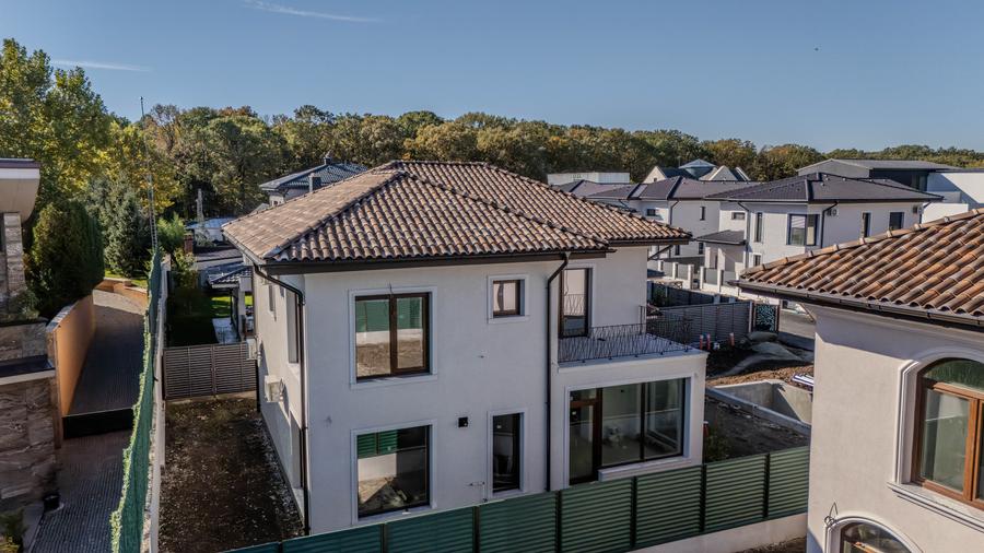 Vila moderna cu vedere la lac, ambient intim si elegant, piscina, carport - 24