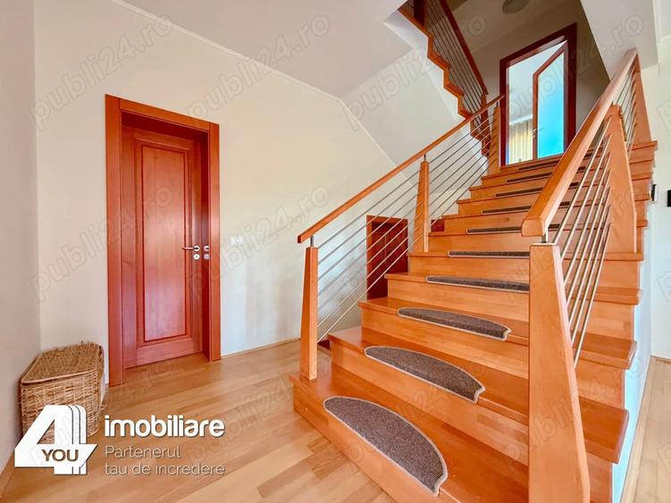 Casă cu 7 camere cu Teren 500 Mp în Aradul Nou