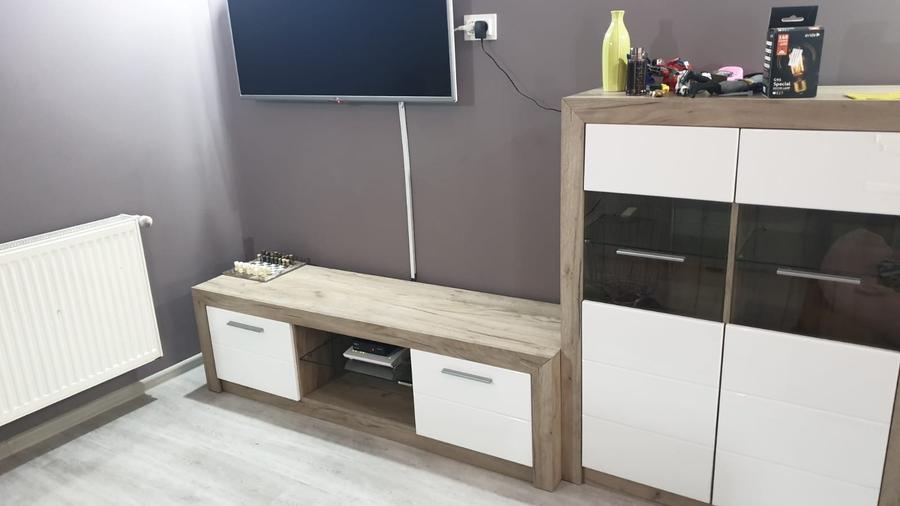 Casă individuală(P+!E+pod)+casă parter în aceeași curte. Teren 270 mp.Curte 150 - 9