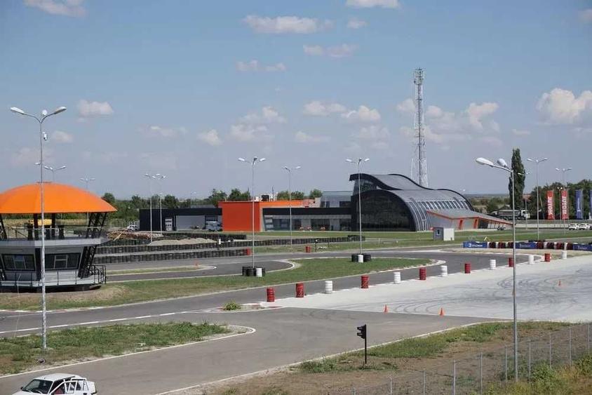 Spațiu comercial, în Crevedia