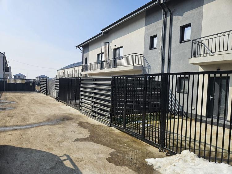 Casă individuală cu 4 camere cu Canalizare în Exterior Vest
