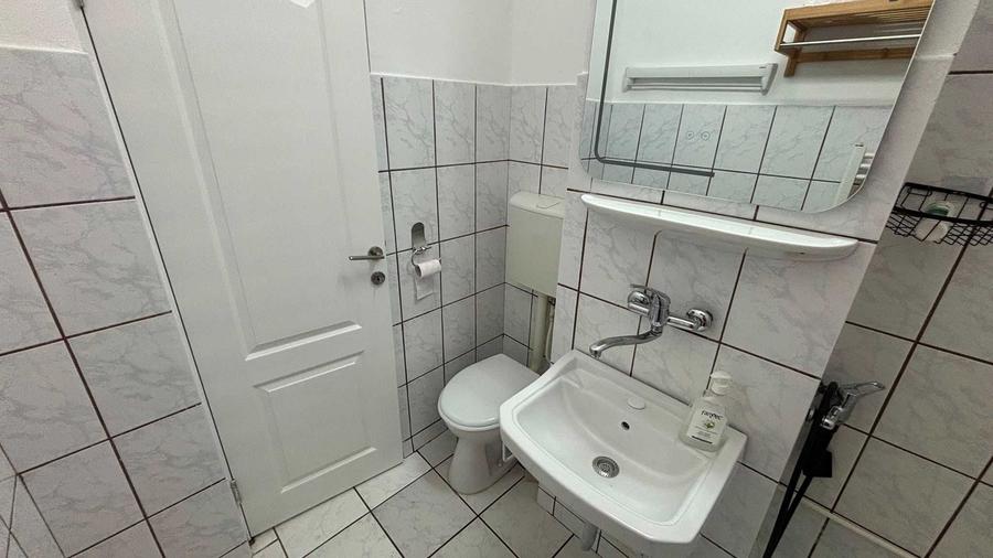 Garsonieră decomandată în Central