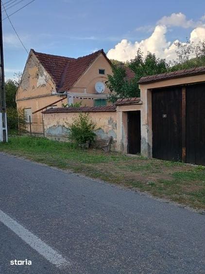 Casă cu 4 camere cu Teren 220 Mp în Corbești