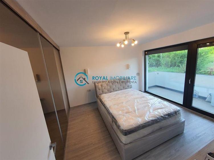 Apartament cu 3 camere decomandat în Albert