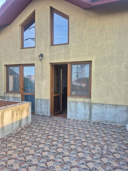 Duplex cu 8 camere cu Teren 1000 Mp în Năvodari