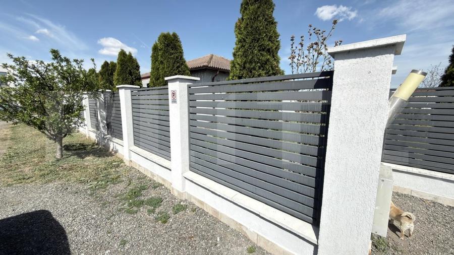 Casă individuală cu 4 camere cu Canalizare în Vetiș