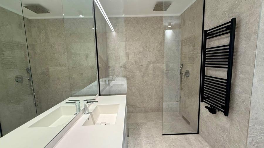 Apartament cu 3 camere semidecomandat, mobilat în Herăstrău