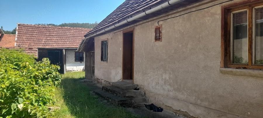 Casă cu 1 camere cu Teren 1000 Mp în Central