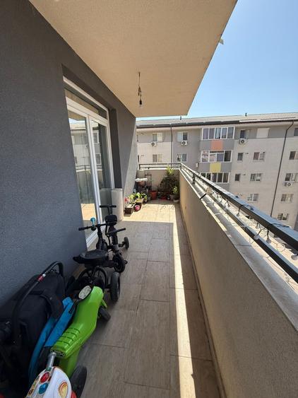 Apartament cu 2 camere decomandat în Berceni