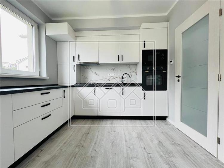 Apartament cu 2 camere decomandat în Exterior Vest