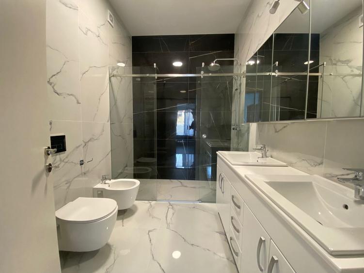 Apartament cu 4 camere decomandat în Iancu Nicolae