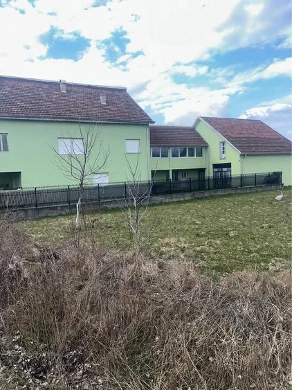 Casă cu Teren 1500 Mp în Tur