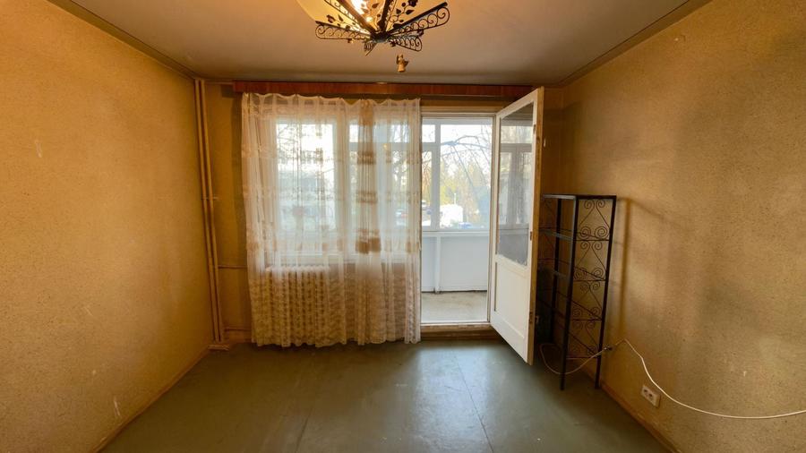Apartament cu 3 camere decomandat în Drumul Taberei