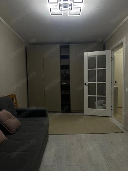 Garsonieră decomandată în Costin Georgian