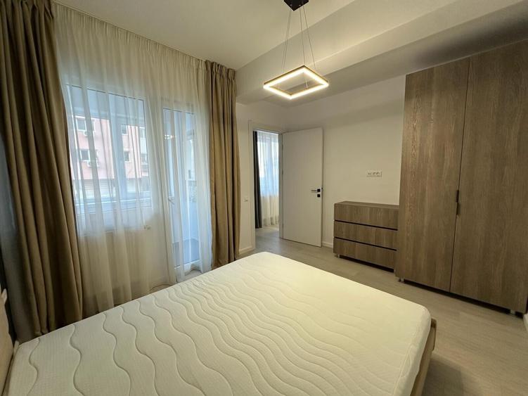Apartament cu 2 camere semidecomandat, mobilat în Brâncoveanu