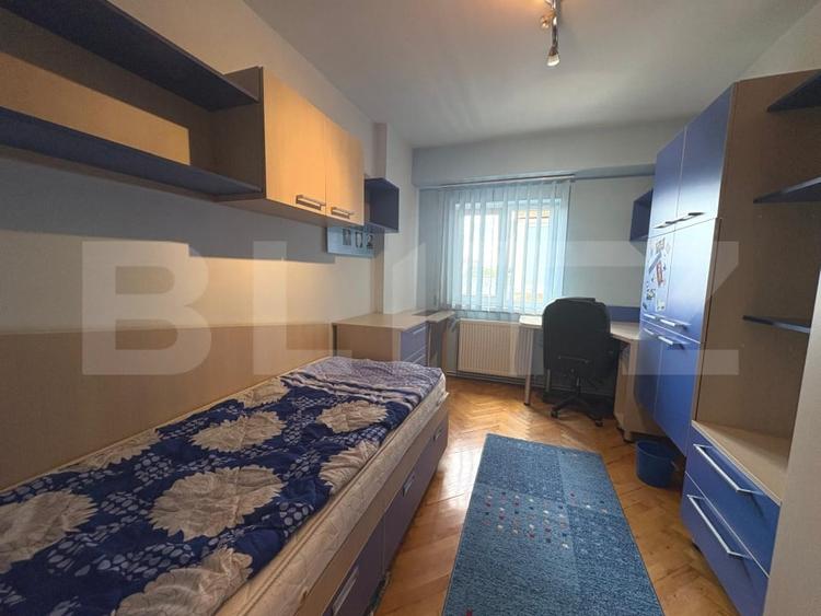 Apartament cu 4 camere decomandat, mobilat în Semicentral