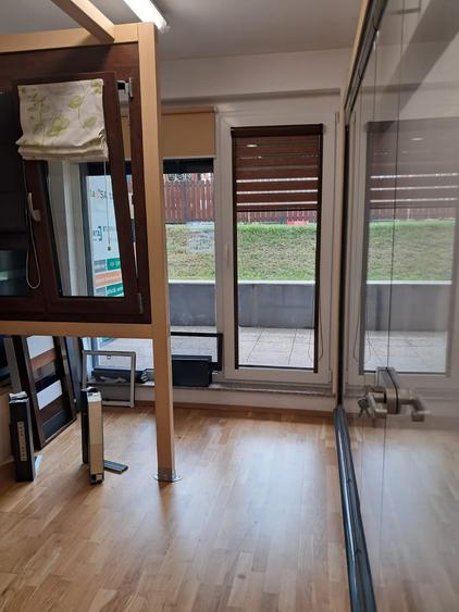 Spațiu comercial, de 60 mp, în Ștrand