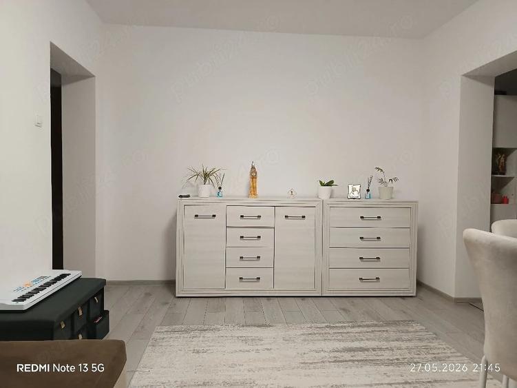 Apartament cu 3 camere semidecomandat în Central