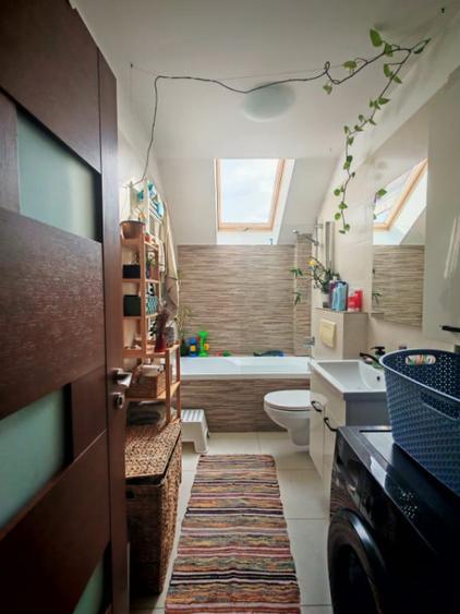 Apartament cu 4 camere decomandat în Baciu