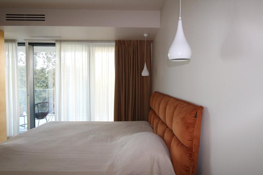 Apartament cu 2 camere semidecomandat, mobilat în Olimp