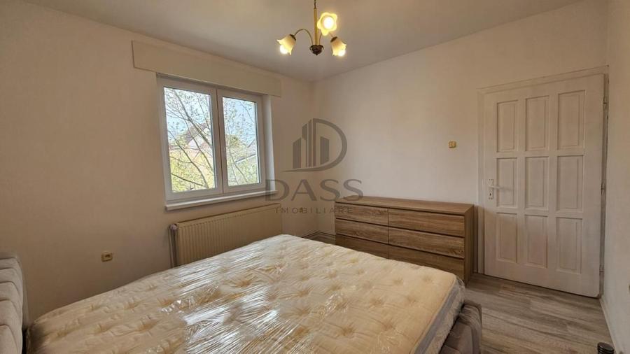 Apartament cu 4 camere decomandat, mobilat în Ștrand