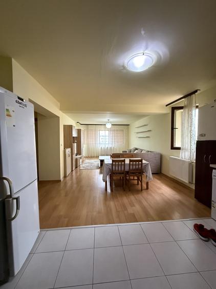 Apartament cu 3 camere, mobilat în Giroc