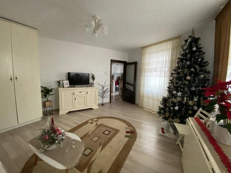 Apartament cu 2 camere decomandat în Mărăței