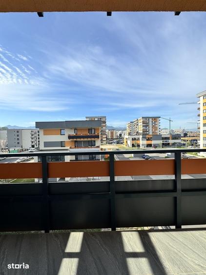 Apartament cu 3 camere în Tractorul