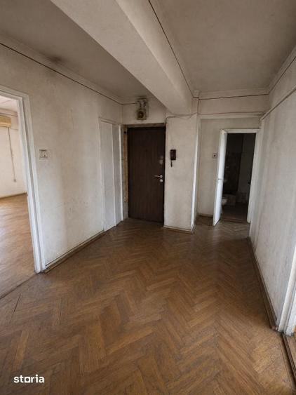 Apartament cu 4 camere decomandat în Lăpuș Argeș