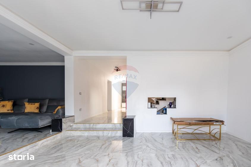 Casă cu 5 camere cu Teren 1000 Mp în Sărata