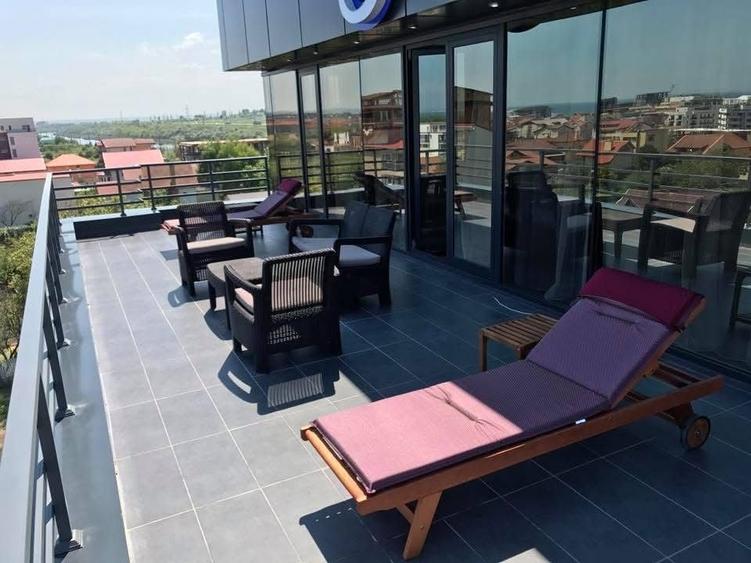 Apartament cu 3 camere decomandat, mobilat în Mamaia-Sat