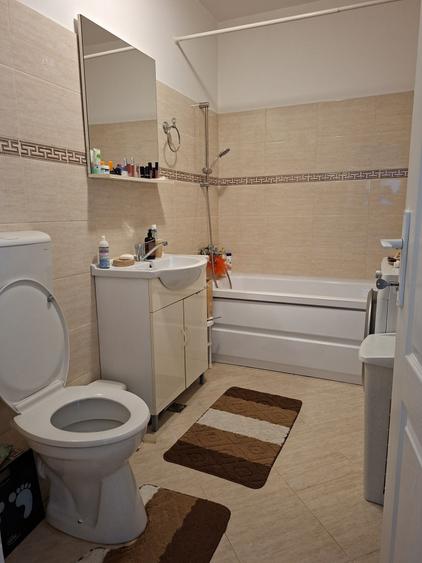 Apartament cu 2 camere semidecomandat în Florești