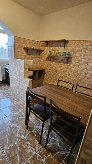 Apartament cu 3 camere decomandat în Lunei