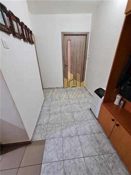 Garsonieră decomandată, mobilată în Lipovei