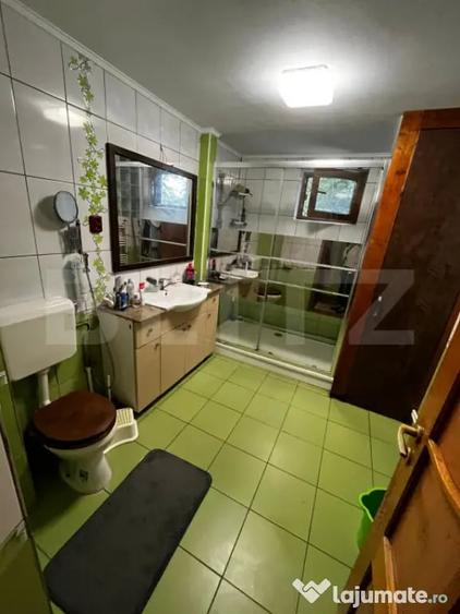 Casă cu 4 camere cu Teren 1500 Mp în Central