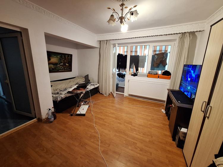 Apartament cu 2 camere decomandat în Piața Centrală