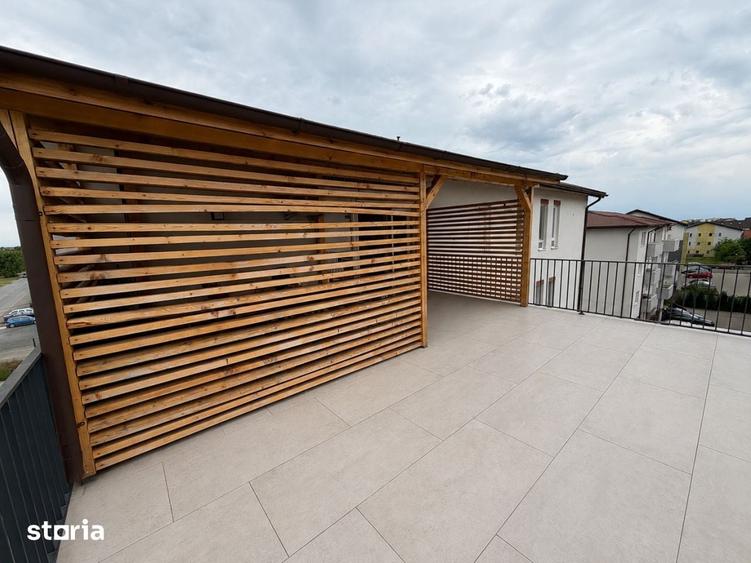 Apartament cu 4 camere decomandat în Ciarda Roșie