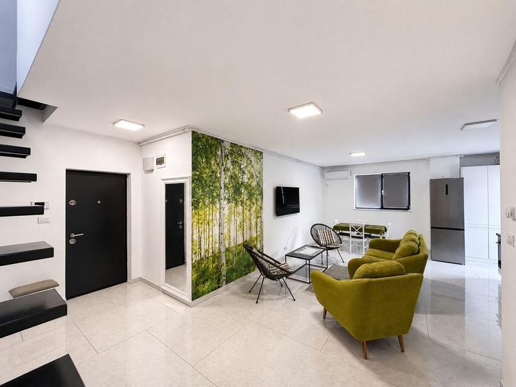 Apartament cu 3 camere decomandat, mobilat în Central