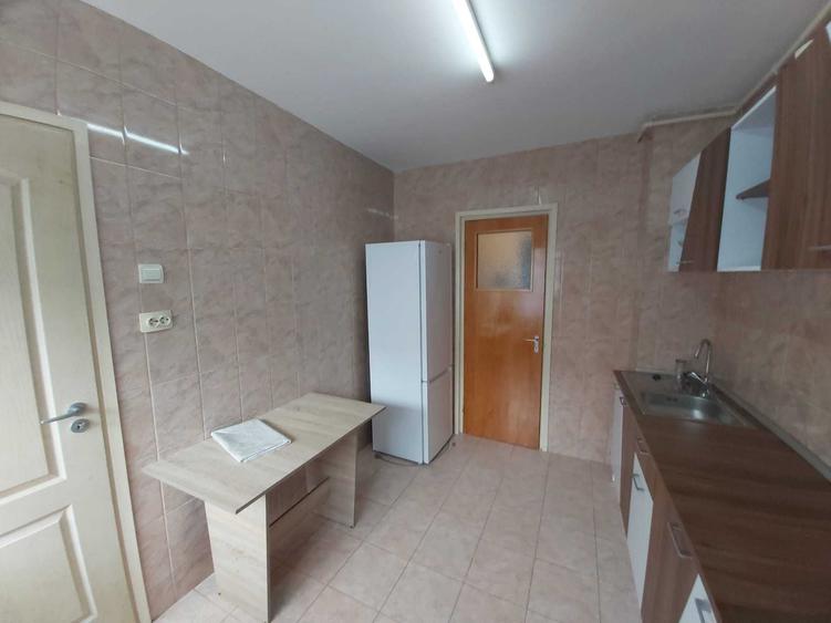 Apartament cu 2 camere decomandat în Berceni