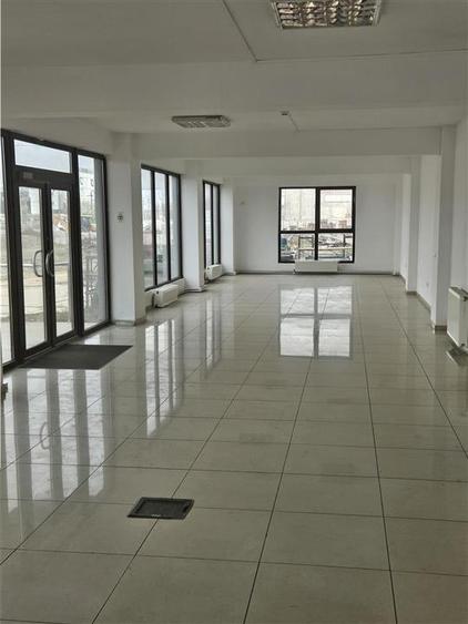 Spațiu industrial, de 1,700 mp, în Central