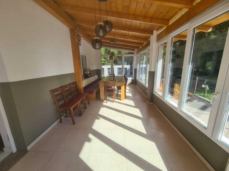 Casă cu 4 camere cu Teren 1900 Mp în Central