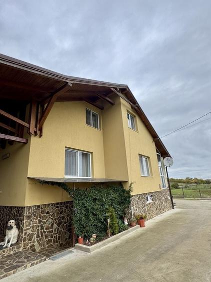 Casă cu 4 camere în Aghireș