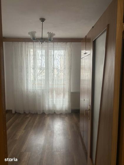 Apartament cu 3 camere în Astra