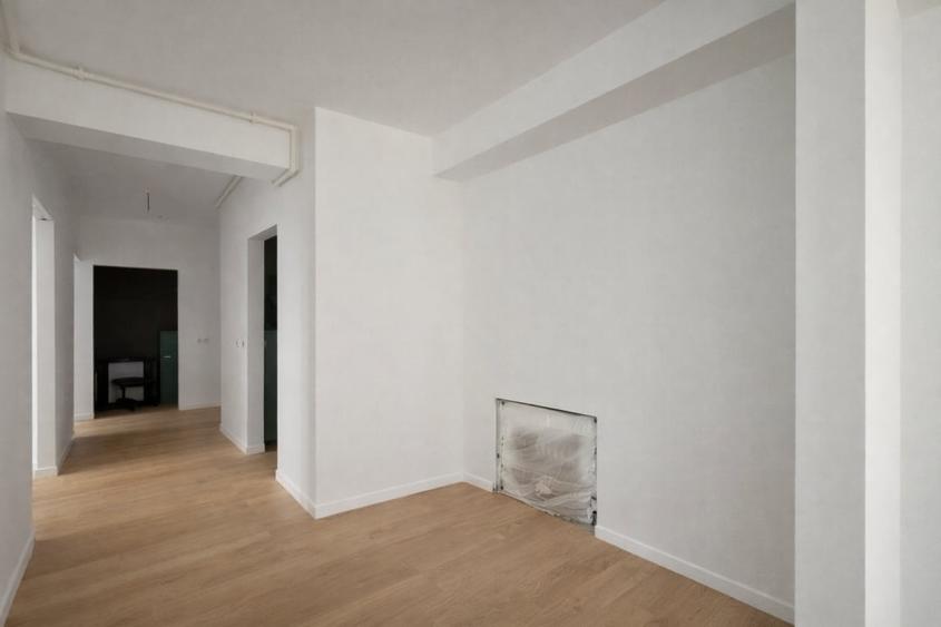 Apartament cu 3 camere semidecomandat în Inel II