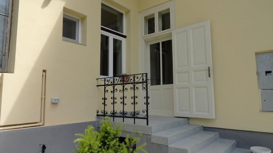 Apartament in vila, curte individuala, parcare auto, strada Avram Iancu - 3