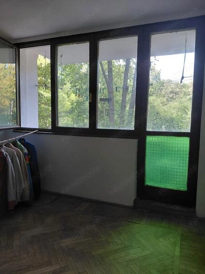 Apartament cu 3 camere semidecomandat în Țiglina 1