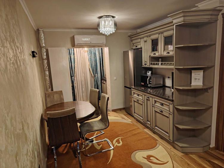 Apartament cu 2 camere decomandat în Rovine