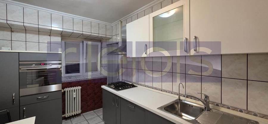 Apartament cu 3 camere decomandat, mobilat în Nerva Traian